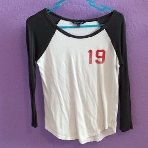 Baseball long sleeve t-shirt number 19